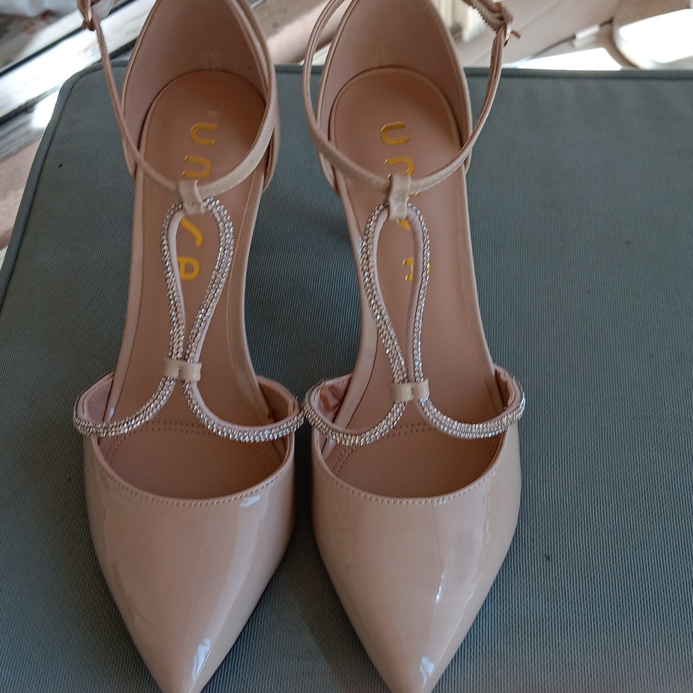 NWOT.Evening or dinner shoe size 9.5.Sand Patten leather.UNISA